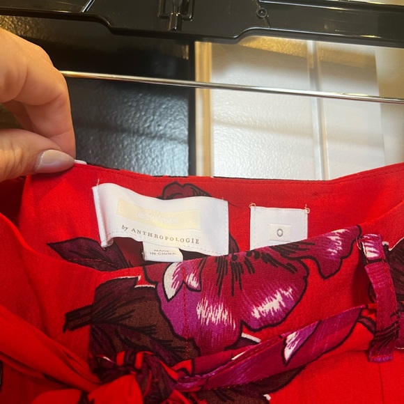 High waisted trousers with floral detail - Picture 3 of 3